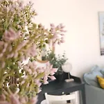 Διαμέρισμα Capri Sea View One Bedroom *
