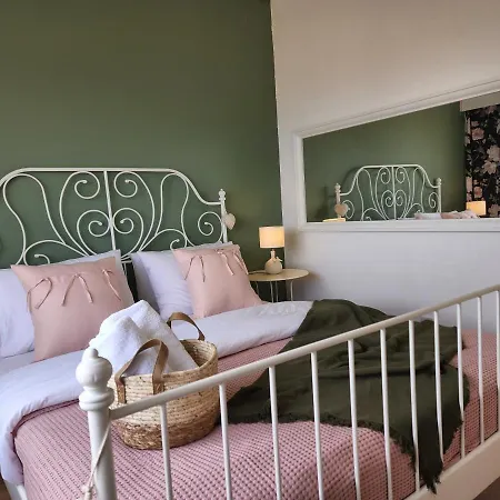 דירה Capri Sea View One Bedroom לרנקה