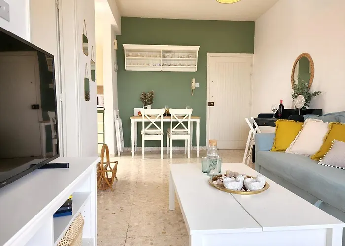 Capri Sea View One Bedroom Lárnaca