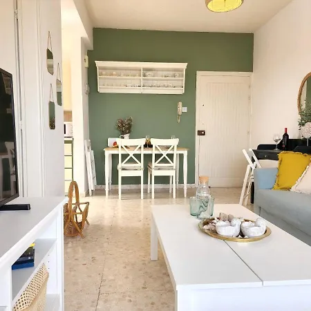 Capri Sea View One Bedroom Ларнака